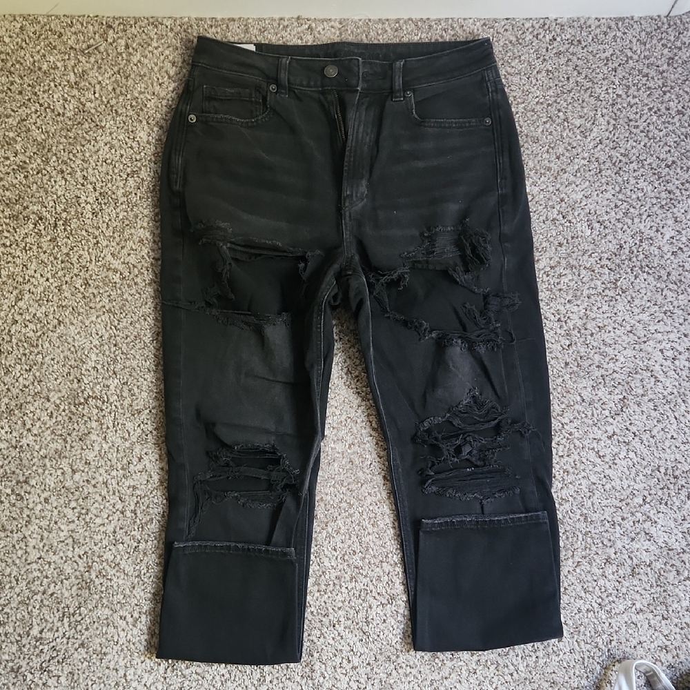 AE Ripped Mom Jean